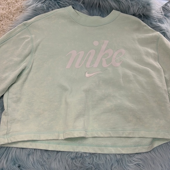 NWOT! Cropped Light Green Nike Sweatshirt! Size Large! - Picture 2 of 4
